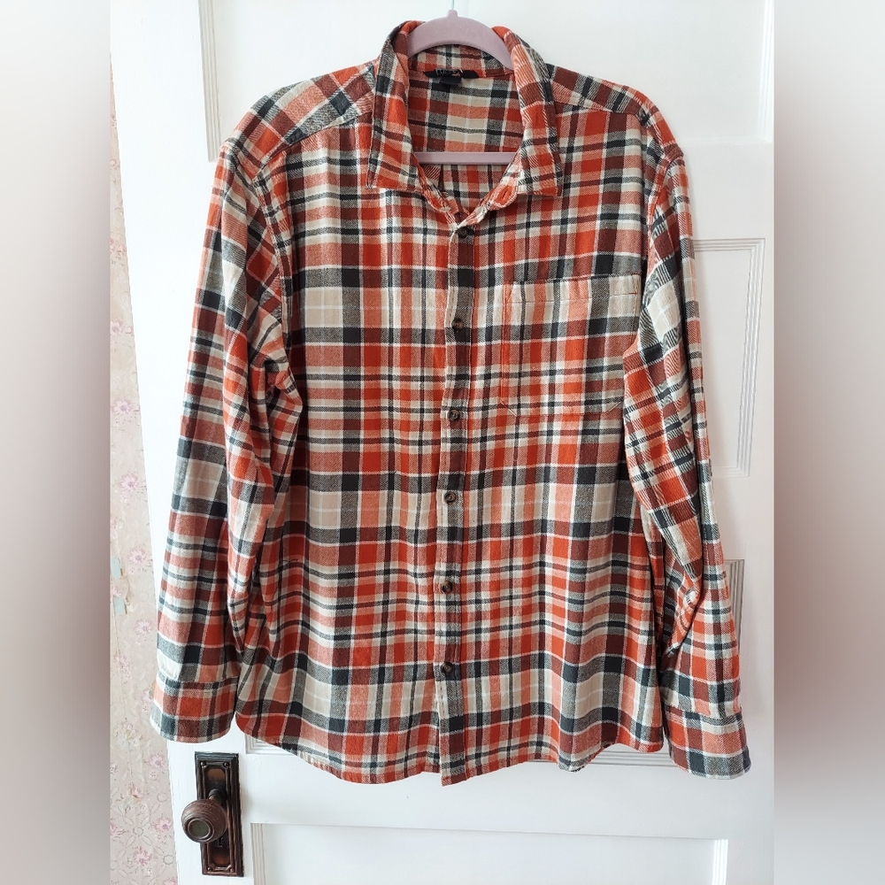 Eddie Bauer Men's Flannel Button-down Shirt